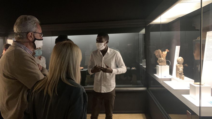 Una pintadera y un ídolo de tres ojos: un diálogo entre Canarias y África a través del patrimonio cultural