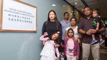 Los refugiados que escondieron a Snowden en Hong Kong se enfrentan a la deportación