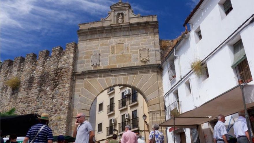 Los sectores servicios e industria crecieron un 30% en enero, el mes anterior a la guerra