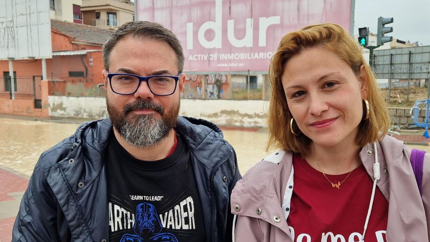 Elvira Medina y John David Babyack.