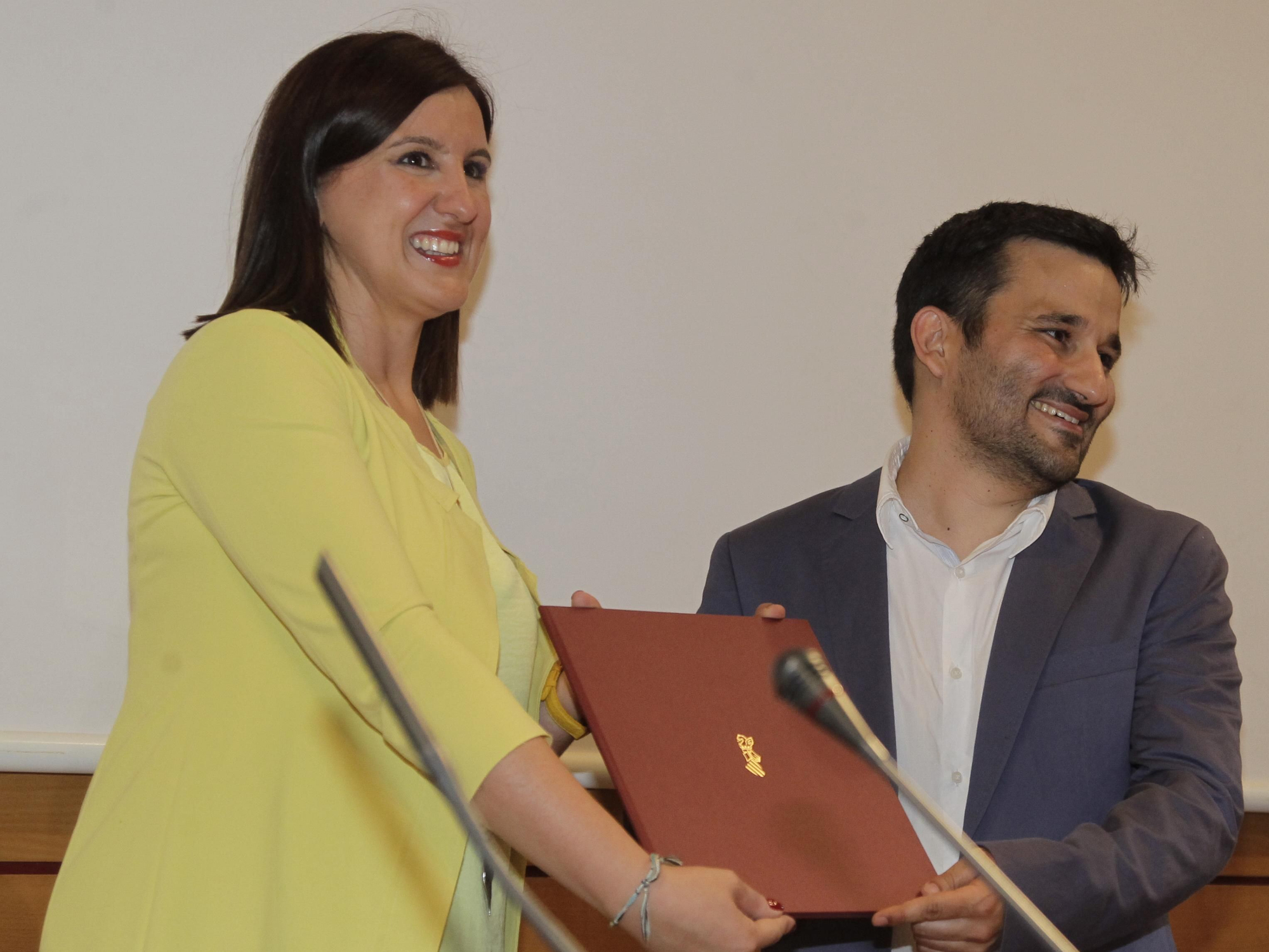 María José Català le cede el testigo a Vicent Marzà como conseller de Educación y Cultura