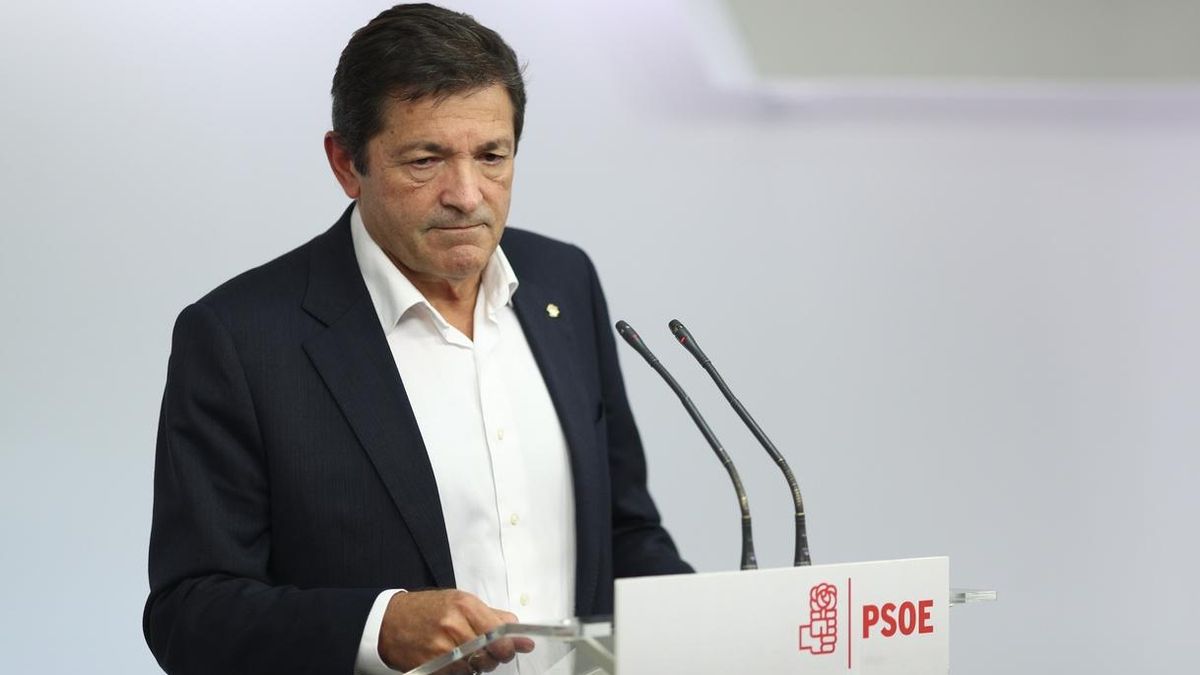 Javier Fernández avisa al PP que podría darle "o no" la investidura, pero "en ningún caso le va a dar estabilidad"