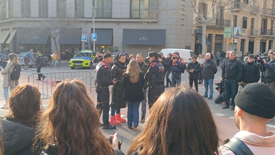 photo 5830445158775243847 y