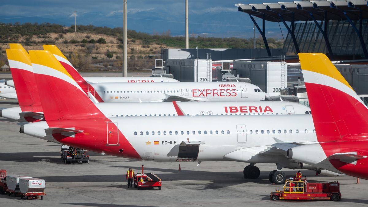 IAG, dueña de Iberia y Vueling, gana un 70% más, pero asume que la factura del combustible se dispara en 2.000 millones