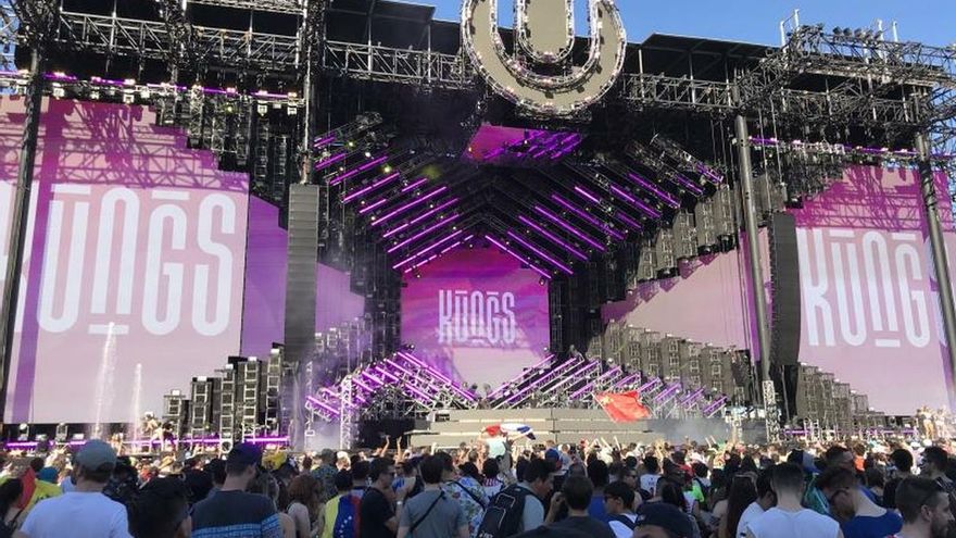 Ultra, fundado en 1999, es uno de los festivales más grandes del mundo de música dance. Todos los años, menos uno, la sede ha sido el parque Bayfront, cerca del centro financiero de la ciudad, con capacidad para 55.000 personas diarias.
