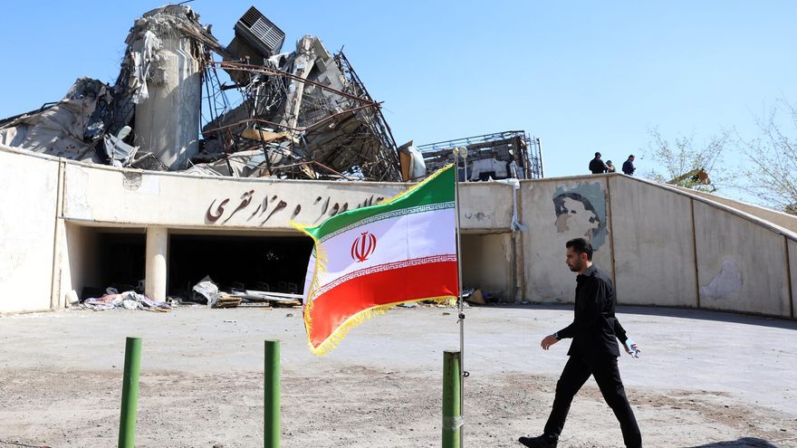 Un edificio de Teherán alcanzado por un ataque de fuerzas estadounidenses e israelíes.