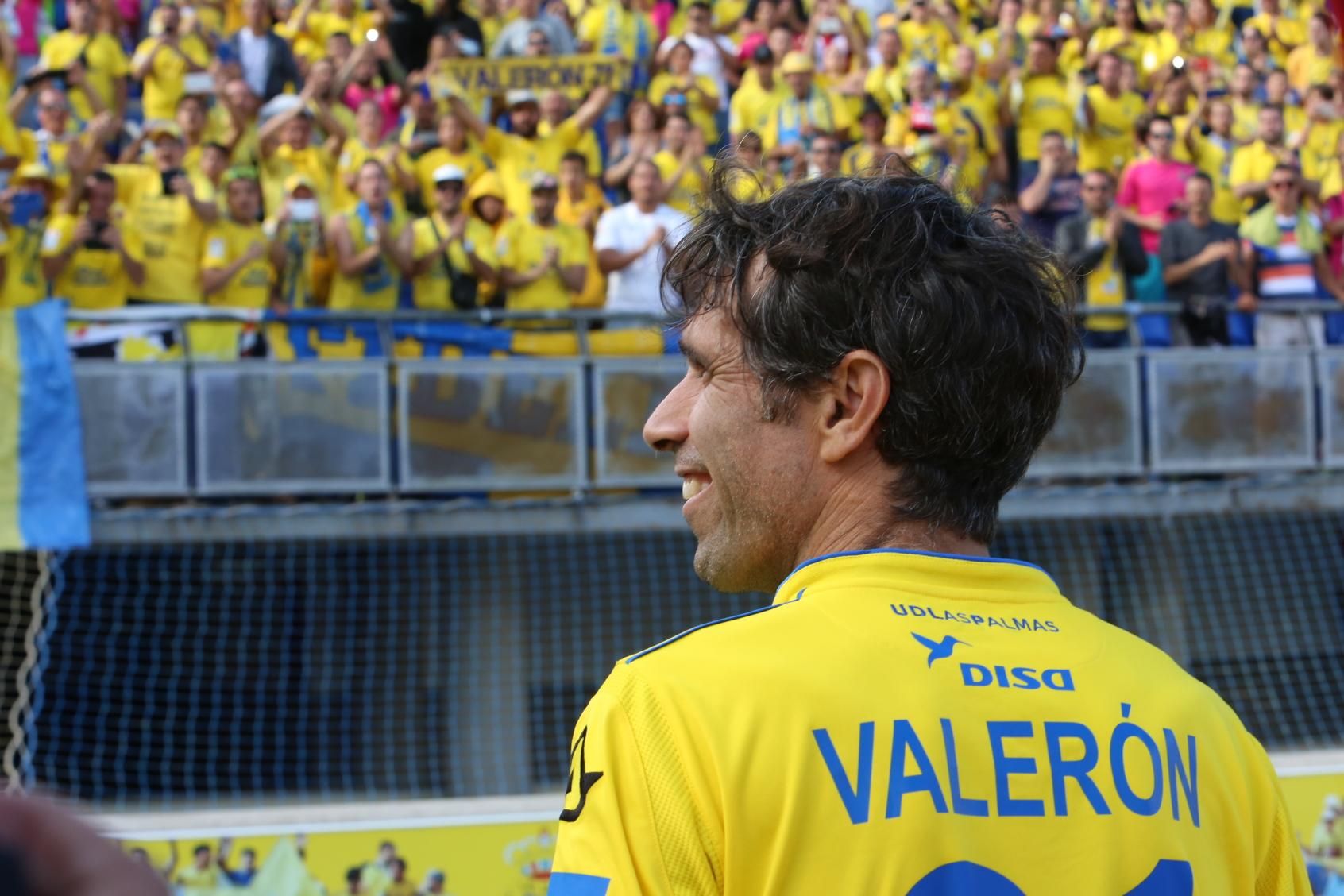 El último de partido de Juan Carlos Valerón en el Estadio de Gran Canaria. (Alejandro Ramos).
