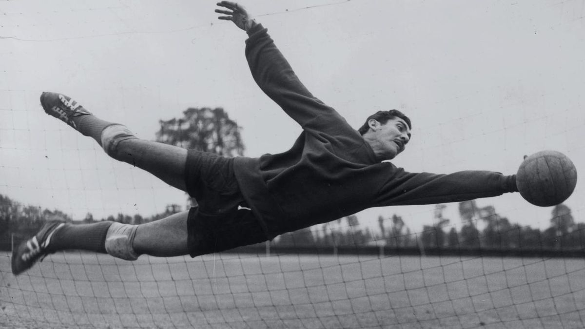Antonio Carbajal.
