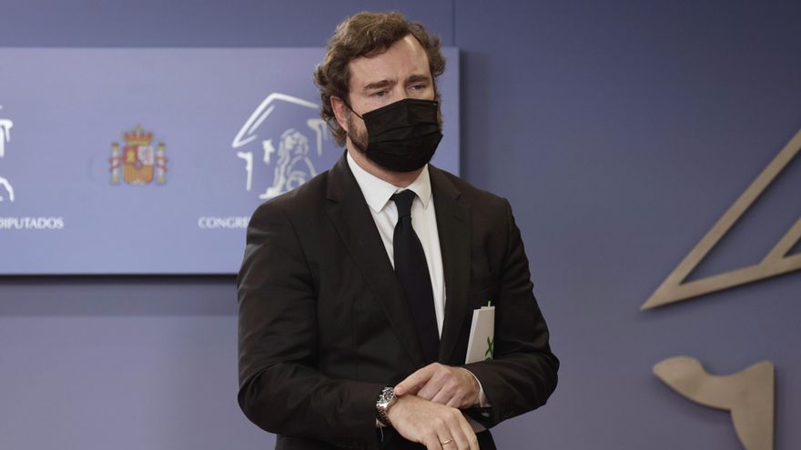 Archivo - El portavoz de Vox en el Congreso, Iván Espinosa de los Monteros, a su llegada a una rueda de prensa