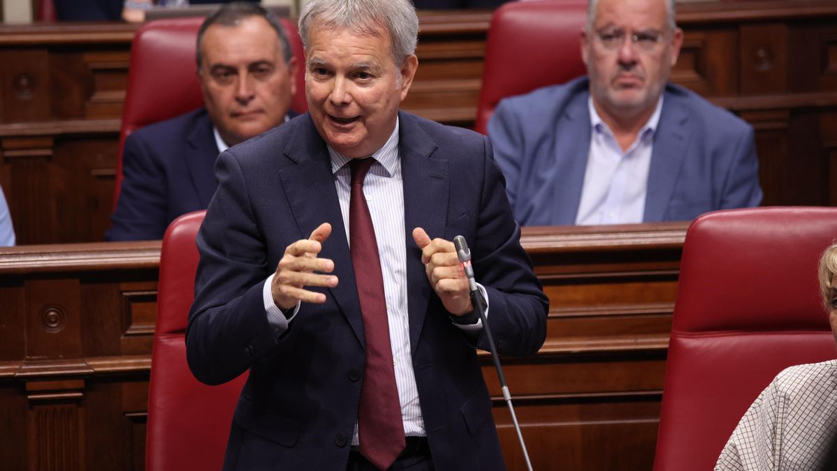 Franquis (PSOE) acusa al Gobierno canario de proteger "intereses privados" frente al derecho a la vivienda