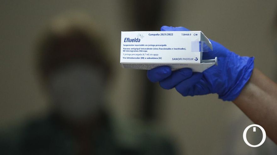 Andalucía arranca su campaña de vacunación contra la triple amenaza: gripe, Covid-19 y neumococo