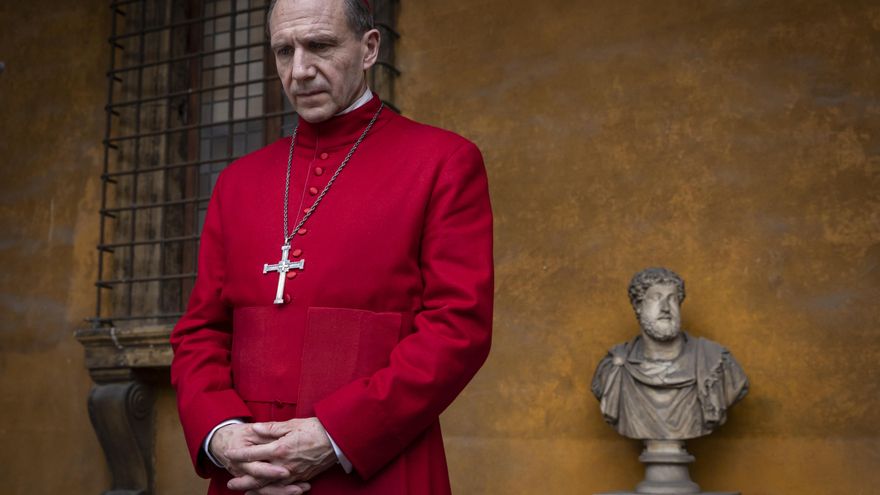 ‘Cónclave’ vuelve al cine: 150 salas se suman a la proyección de la película en España tras la muerte del papa Francisco