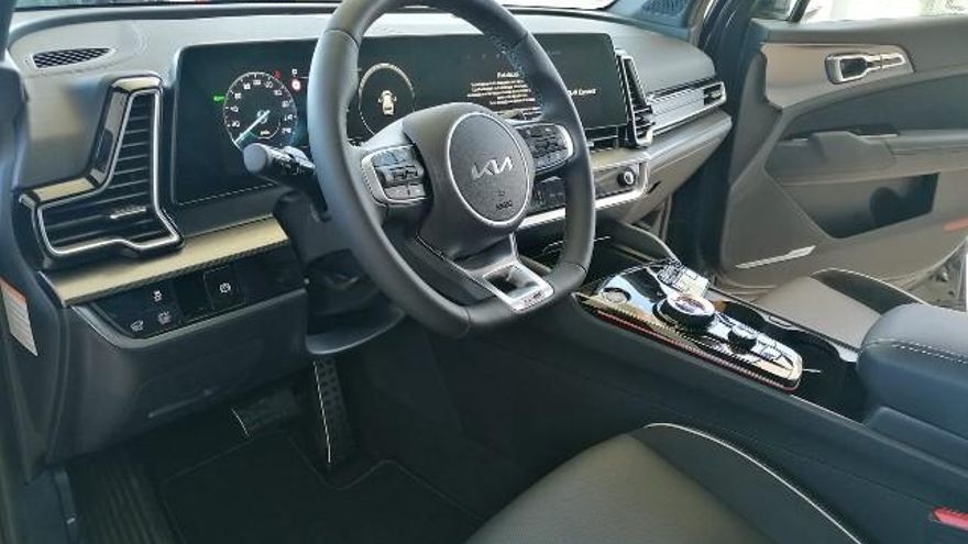 El concesionario Busanauto León presenta los nuevos Kia Sportage y EV6.