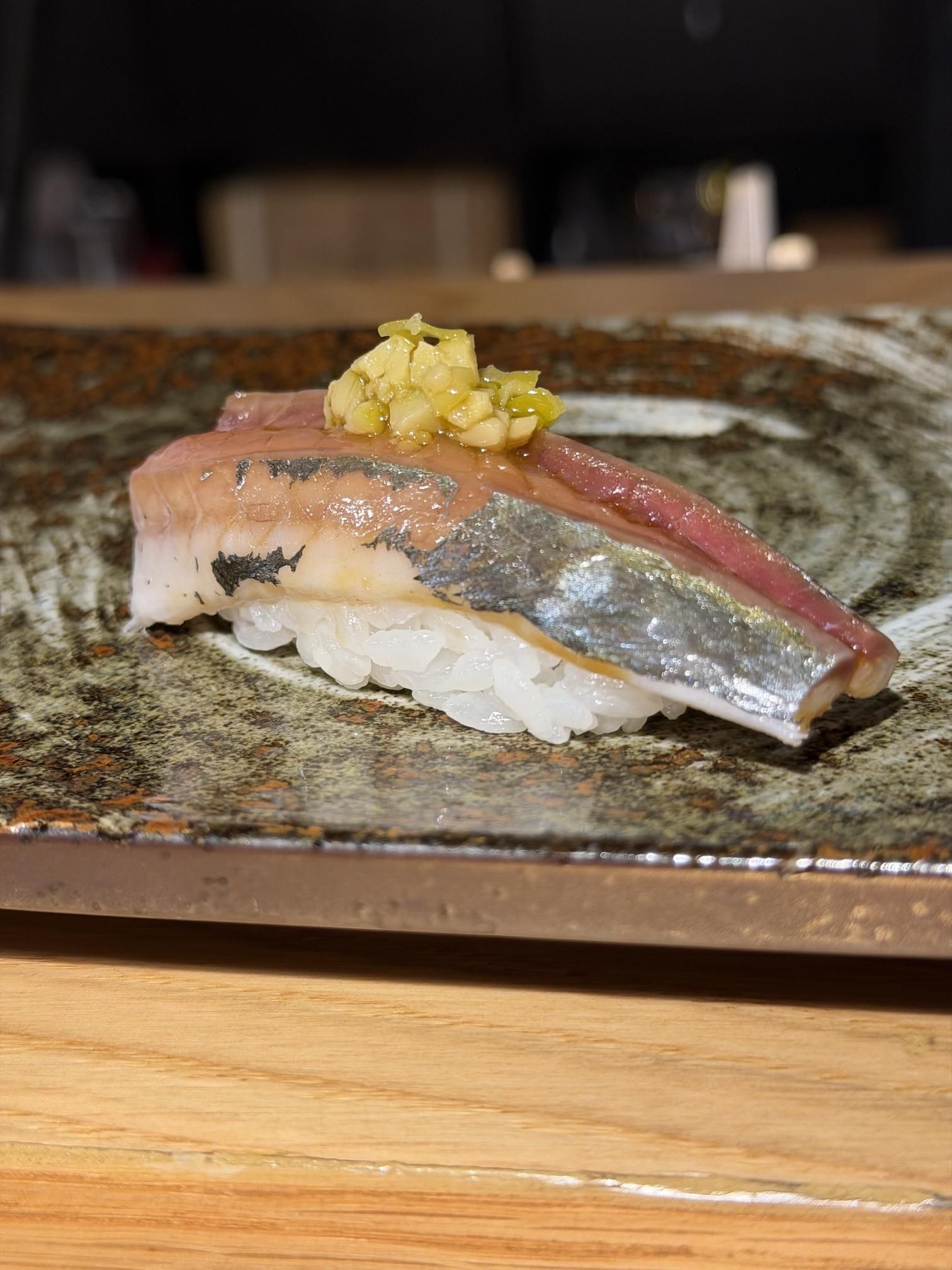 Nigiri Chicharro.