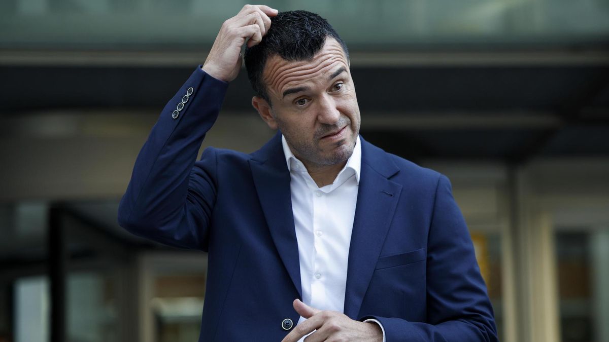 El presidente de la Diputación de Valencia, Vicente Mompó, tras su declaración de casi siete horas ante la jueza de la dana.