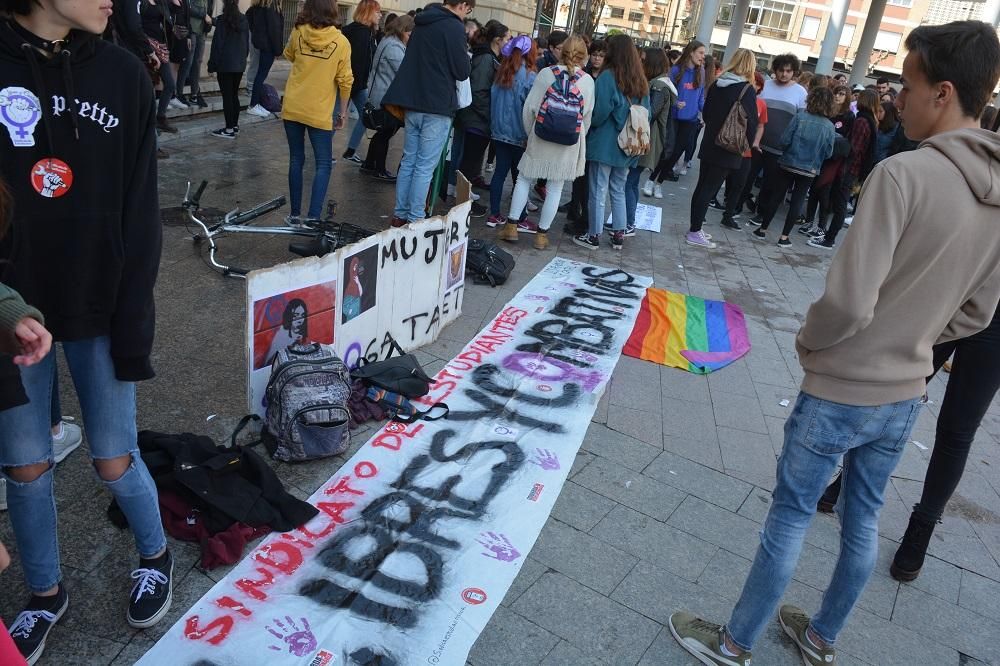 Concentración estudiantil. Huelga Feminista 8M Murcia (04)