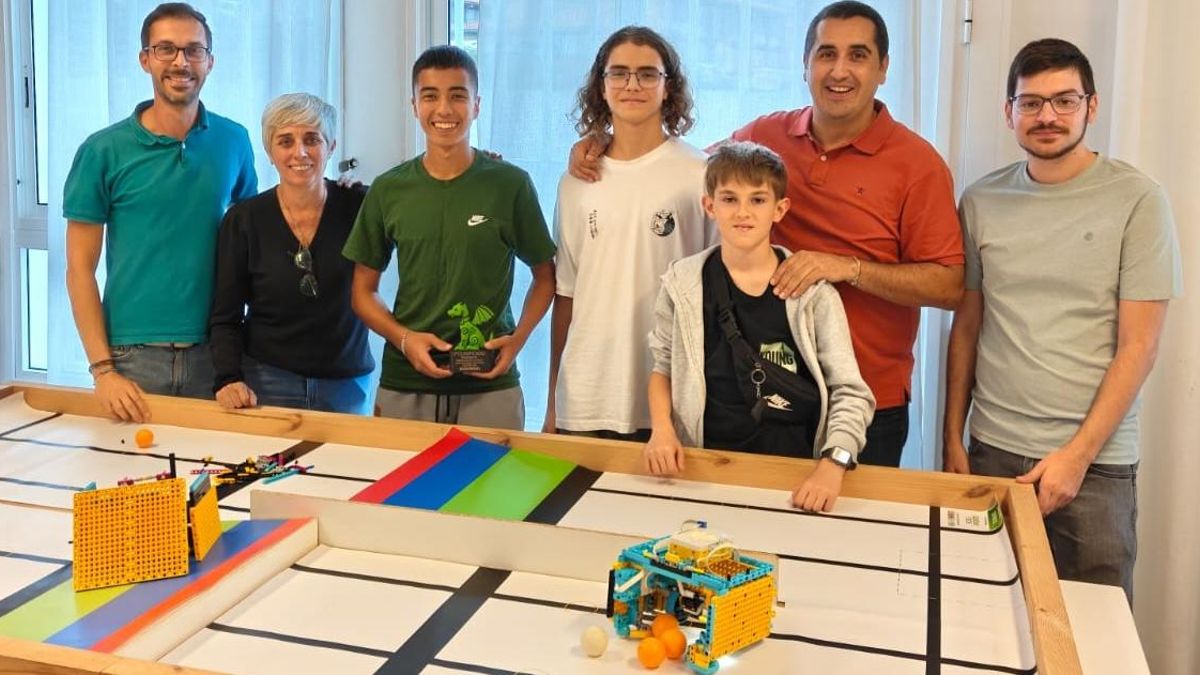 Breña Baja celebra el título nacional del equipo palmero SirgNexus en la World Robot Olympiad 2025 y su clasificación para el mundial de Singapur.