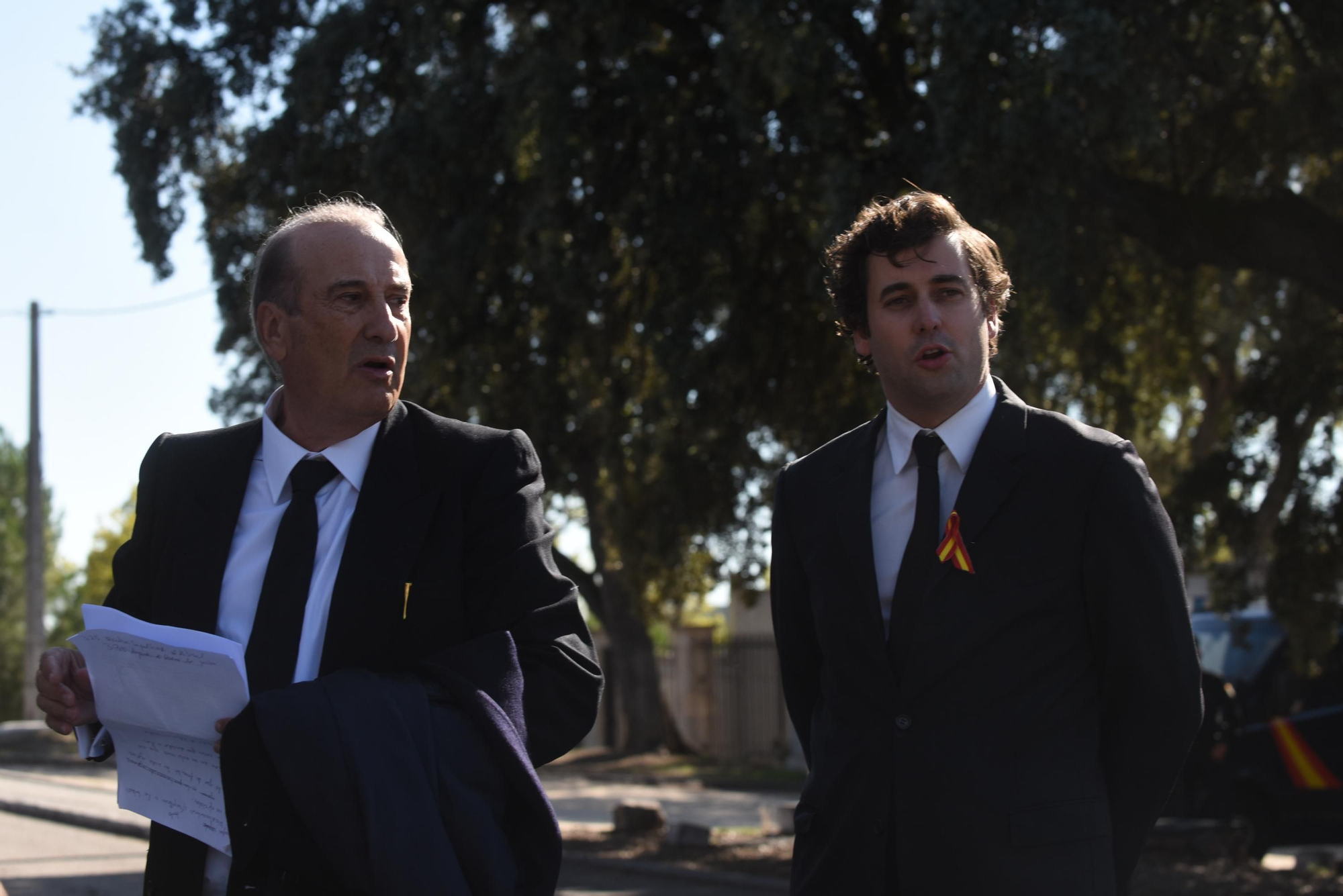 Francis Franco a la salida del segundo entierro de su abuelo, el dictador Francisco Franco.