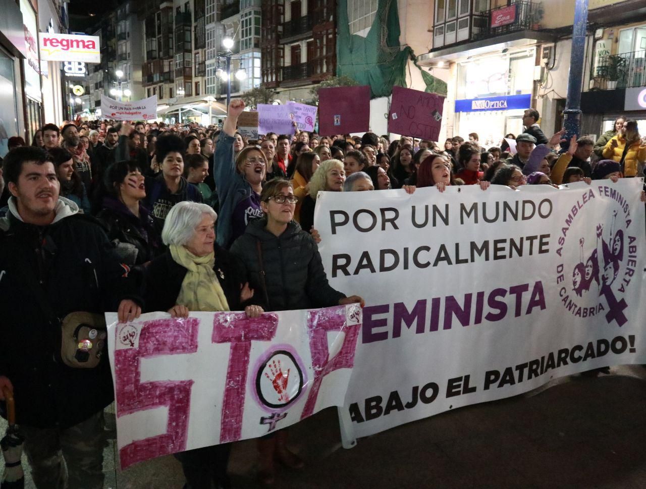 Manifestación contra la violencia de género en Santander.
