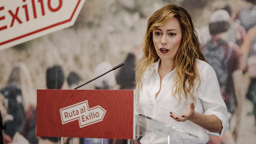 Archivo - La directora del Injuve, María Teresa Pérez, interviene durante la presentación de la segunda edición de 'Ruta al exilio', en el Círculo de Bellas Artes, a 29 de abril de 2022, en Madrid (España).