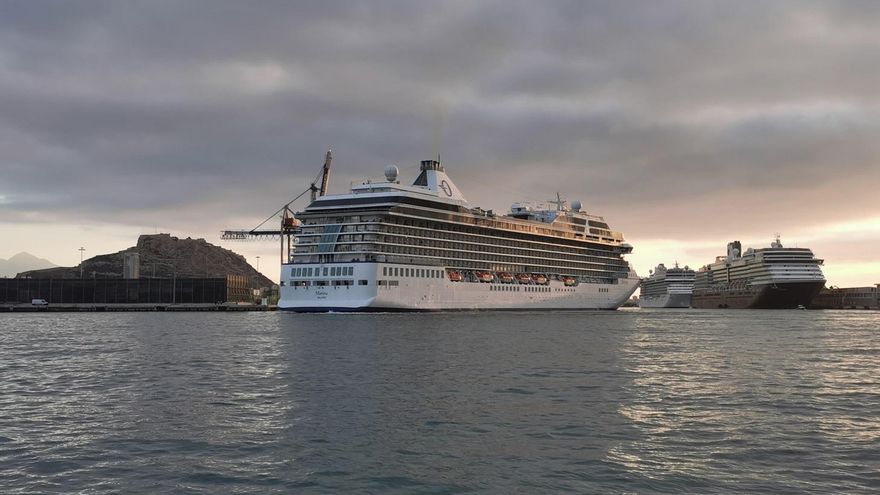 La llegada de cruceristas al puerto de Alicante crece un 30% y se prevé superar los 250.000 en 2025