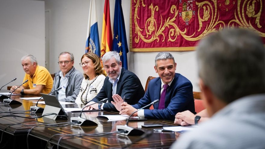 Tenerife cierra ya la fecha de la protesta del campo con tractores y animales en las calles para no coincidir con Gran Canaria