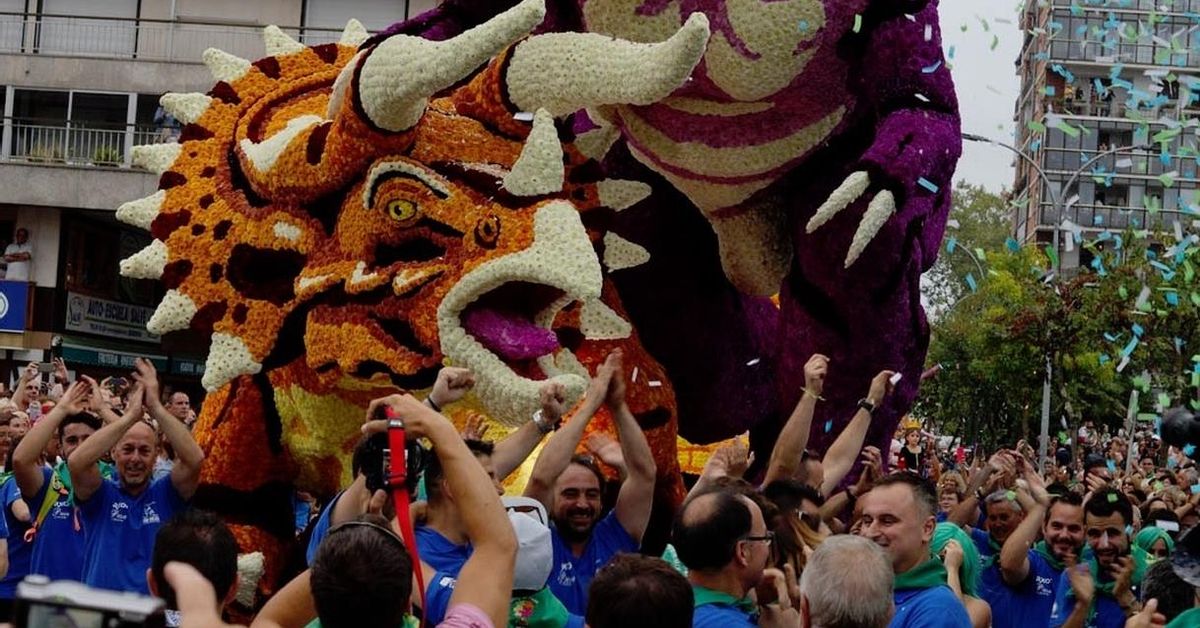 Laredo se prepara para celebrar la Batalla de Flores un semana antes de Laredo se prepara para celebrar la Batalla de Flores un semana antes de