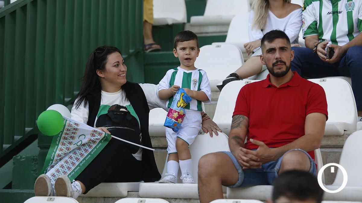 Grada Blanquiverde del encuentro entre el Córdoba CF y AD Mérida