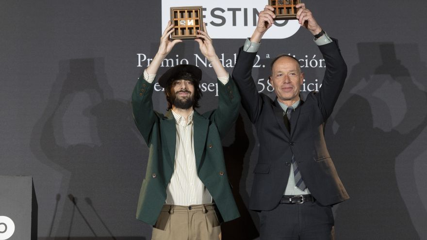 El escritor David Uclés gana el 82º Premio Nadal con 'La ciudad de las luces muertas'