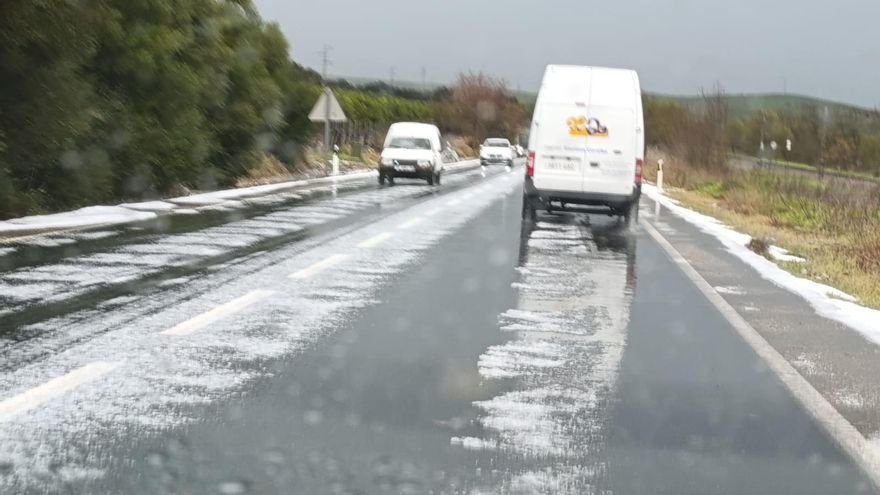 Una fuerte granizada alcanza a Palma del Río y sus pedanías