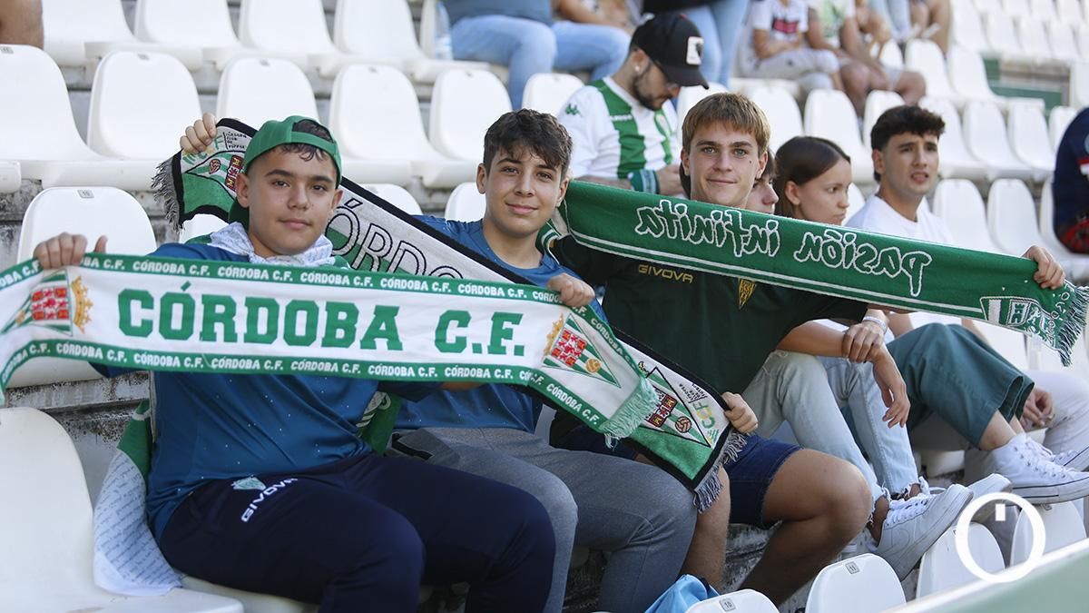 Grada Blanquiverde del encuentro entre el Córdoba CF y AD Mérida