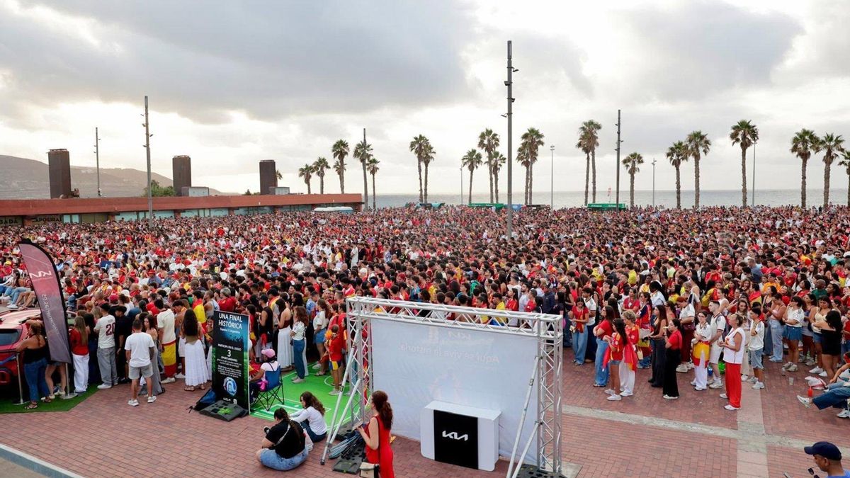 La Plaza de la Música, repleta de aficionados viendo la final del Mundial.