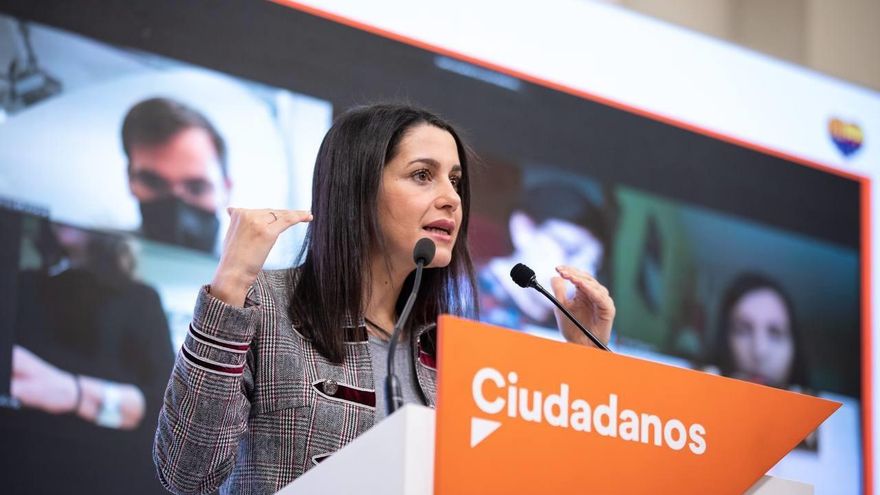 La presidenta de Ciudadanos, Inés Arrimadas, en una rueda de prensa en la sede del partido en Madrid.