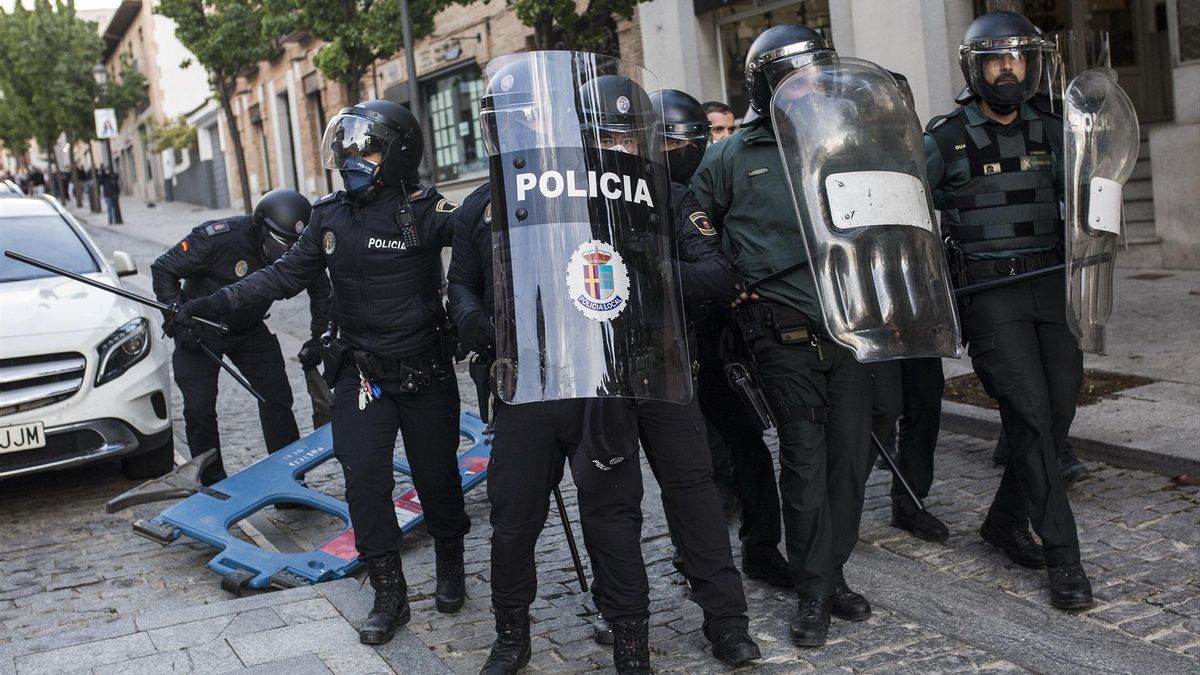 Navalcarnero Local Police agents during 2021 riots