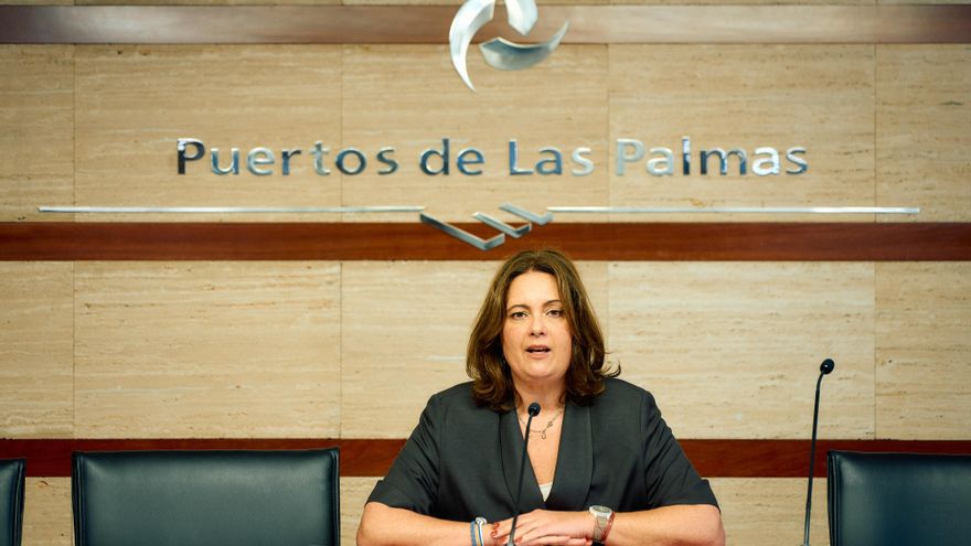 La presidenta de la Autoridad Portuaria de Las Palmas mantiene los contratos ilegales y pide tiempo al Estado para explicarse