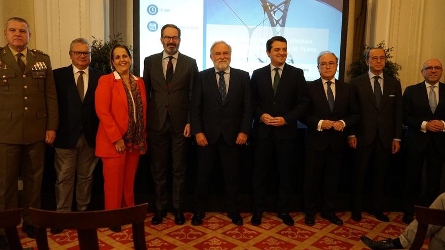 La patronal presenta en Bilbao el proyecto de la Base Logística y "una Córdoba donde invertir y vivir"