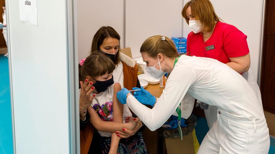 Hungría comienza a administrar la cuarta dosis contra la covid EFE/EPA/Csaba Krizsan/Archivo