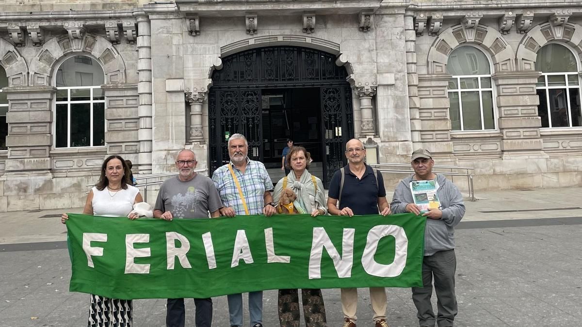 La Plataforma Vecinal Los Castros-Monte reúne más de 1.800 firmas contra el aparcamiento y el recinto ferial de la S-20