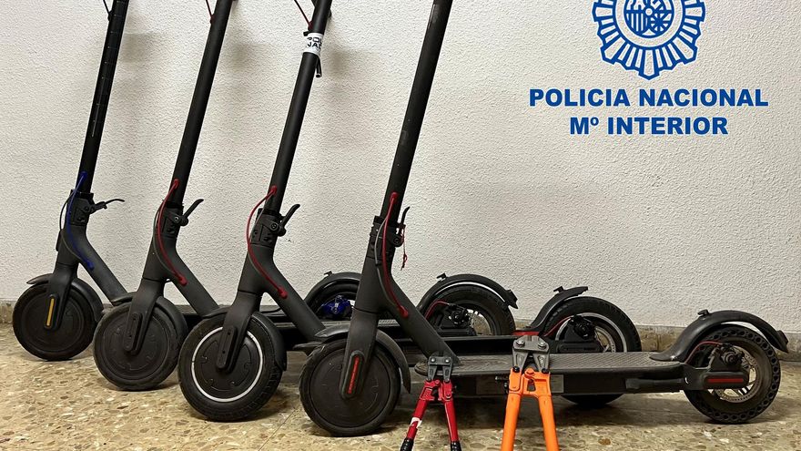 La Policía Nacional pone en marcha una campaña para evitar robos de patinetes eléctricos