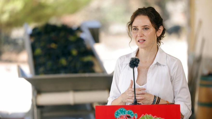 La presidenta de la Comunidad de Madrid, Isabel Díaz Ayuso, visita el pasado lunes la bodega Las Moradas de San Martín, en San Martín de Valdeiglesias. EFE/ Comunidad de Madrid SOLO USO EDITORIAL/SOLO DISPONIBLE PARA ILUSTRAR LA NOTICIA QUE ACOMPAÑA (CRÉDITO OBLIGATORIO)