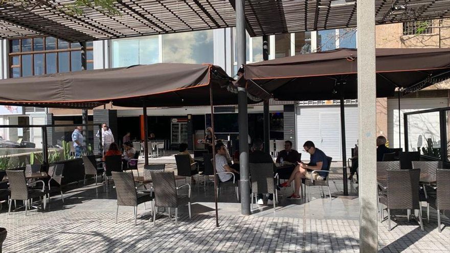 Abrir a un tercio del aforo en interior y estar vacunado para acceder, la propuesta de la hostelería en Tenerife