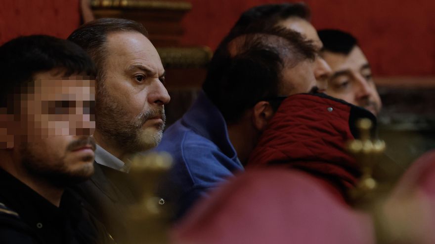 El exministro Jose Luis Ábalos junto a su exasesor Koldo García durante la audiencia preliminar en el Tribunal Supremo.