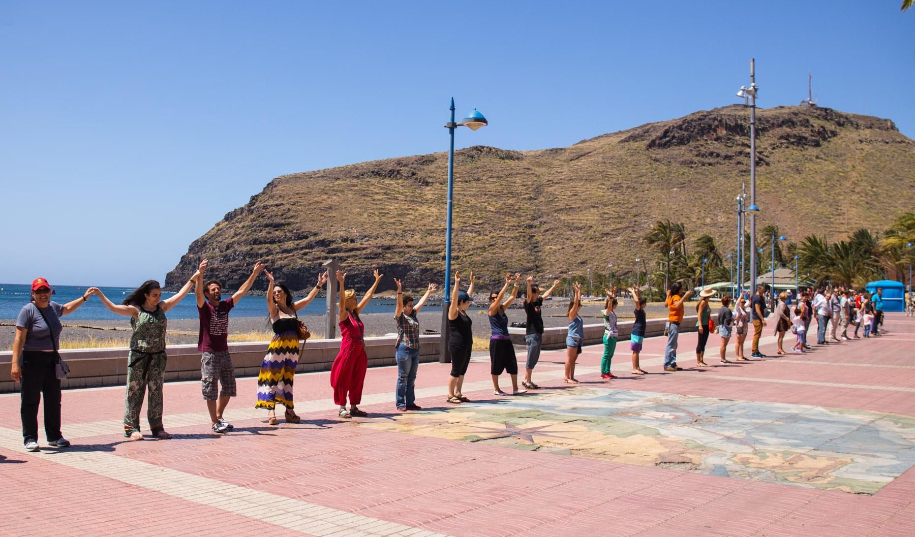 Cadena humana en La Gomera