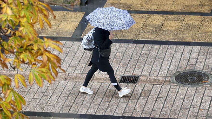 5개 지역사회에 EMT 경고와 함께 스페인 전역에 비가 퍼졌습니다.