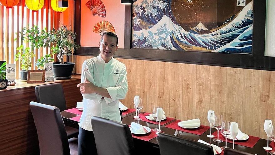Miguel Martínez Chef y propietario del FUJI