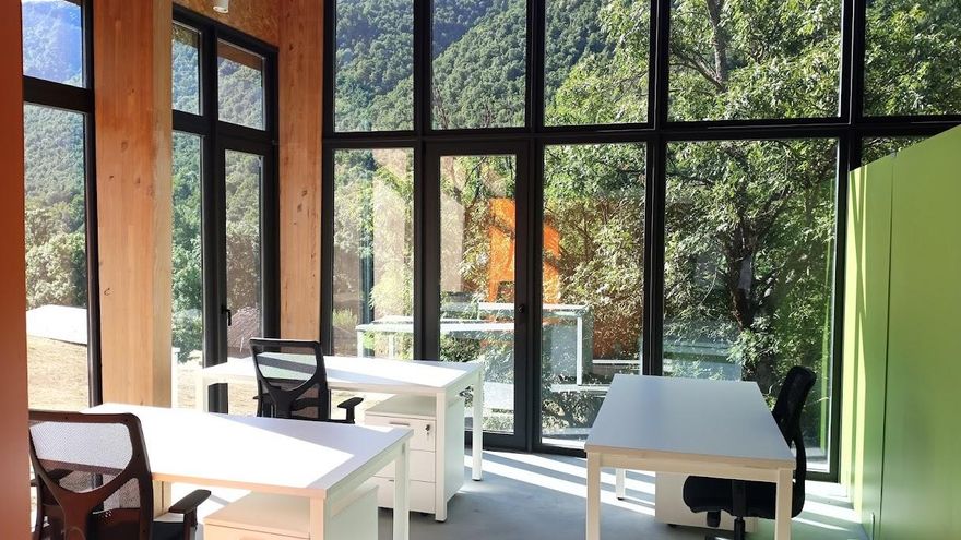 Vistas del coworking de Caboalles de Arriba.