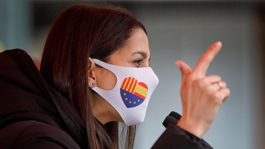 La presidenta de Ciudadanos, Inés Arrimadas, durante su intervención en un acto de campaña este domingo. EFE/Susanna Sáez