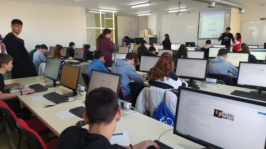 PP y Vox eliminan en Extremadura el requisito de ingresos familiares bajos para una beca universitaria porque es "injusto"