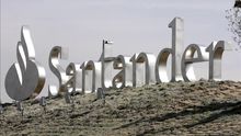 Santander presenta una prueba con firmas falsas para justificar una venta irregular de Valores Santander