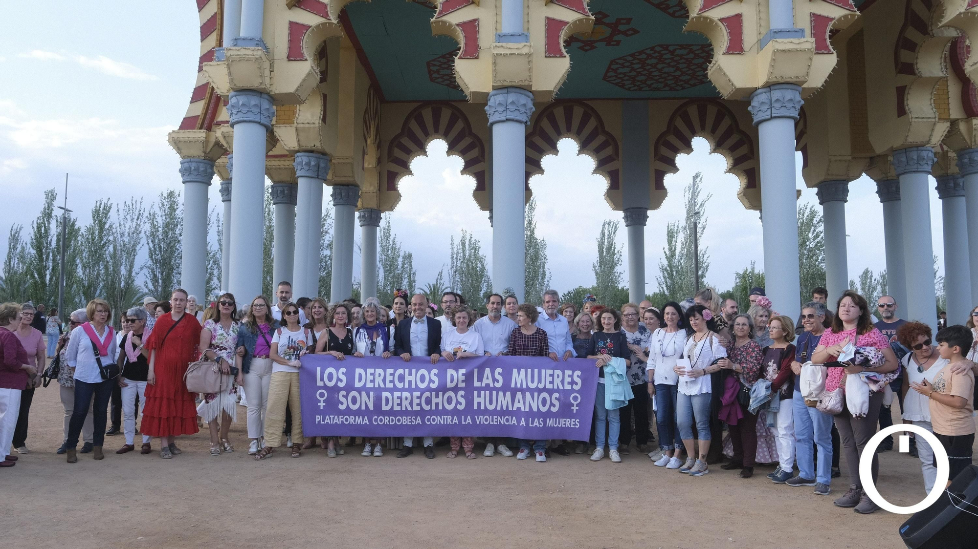 Concentración feminista en la feria de Córdoba.